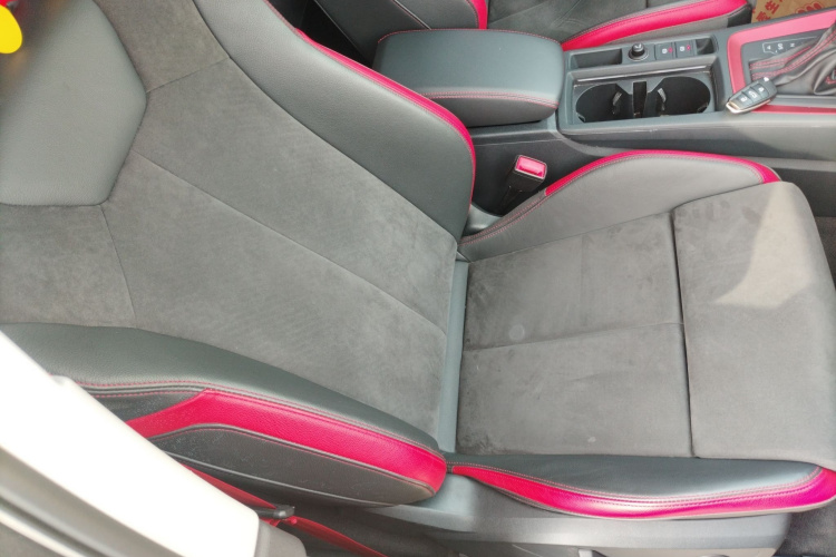 奥迪Q3 2021款 40 TFSI 时尚动感型局部细节41