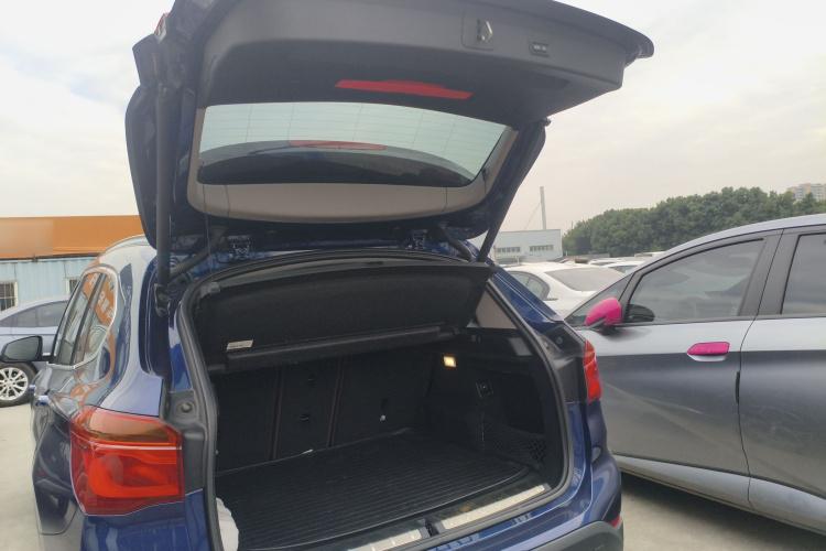 宝马X1 2018款 xDrive20Li 豪华型机舱底盘23