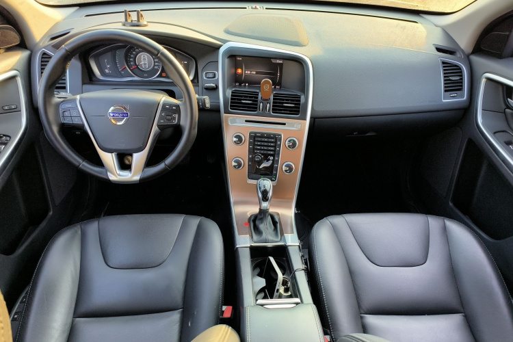 沃尔沃XC60 2017款 T5 智进版中控内饰12