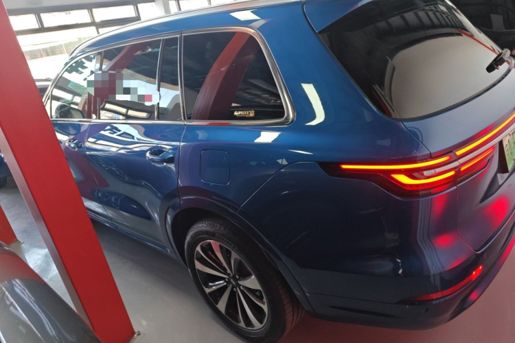 理想汽车 理想ONE 2020款 增程6座版车身外观4