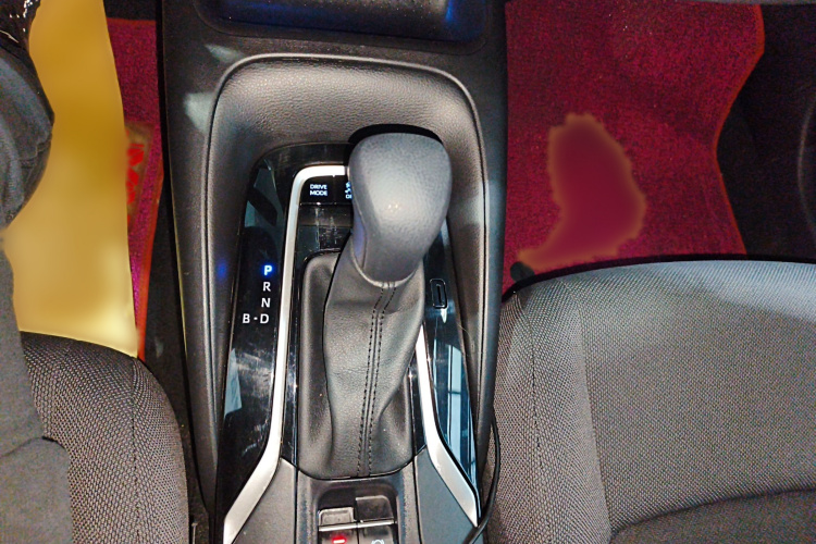 丰田 雷凌 2022款 双擎 1.8H E-CVT豪华版局部细节18