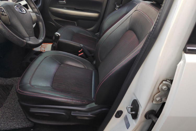 长城M4 2012款 1.5L 手动舒适型局部细节19