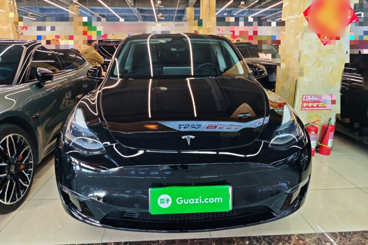 特斯拉 Model Y 2022款 改款 长续航全轮驱动版车身外观2