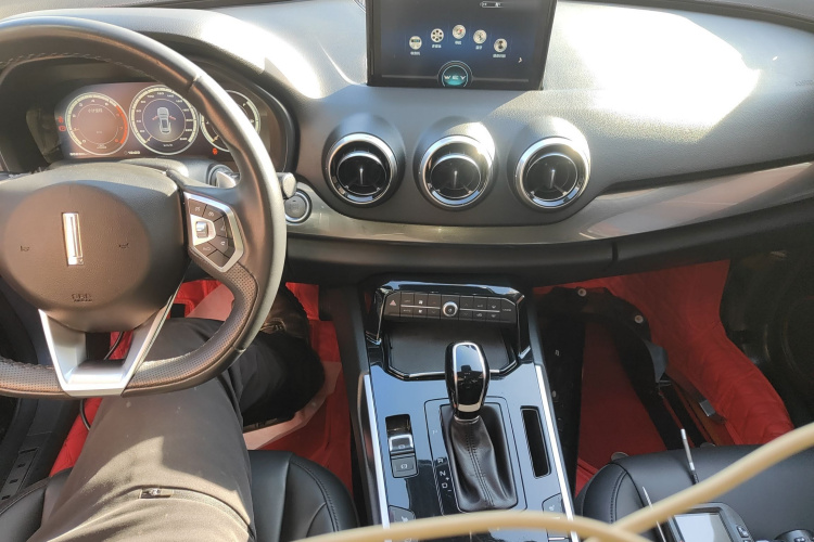 魏牌 VV7 2017款 2.0T 超豪型中控内饰12