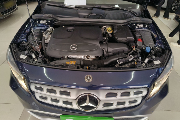 奔驰GLA 2018款 GLA 200 动感型机舱底盘24