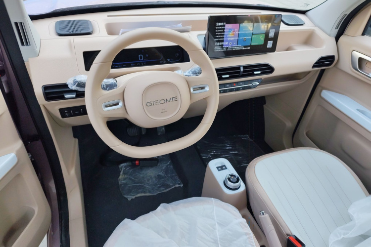 吉利银河 2024款 熊猫mini 200km 耐力熊中控内饰12