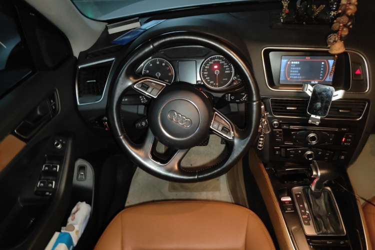奥迪Q5 2015款 40 TFSI 进取型局部细节13