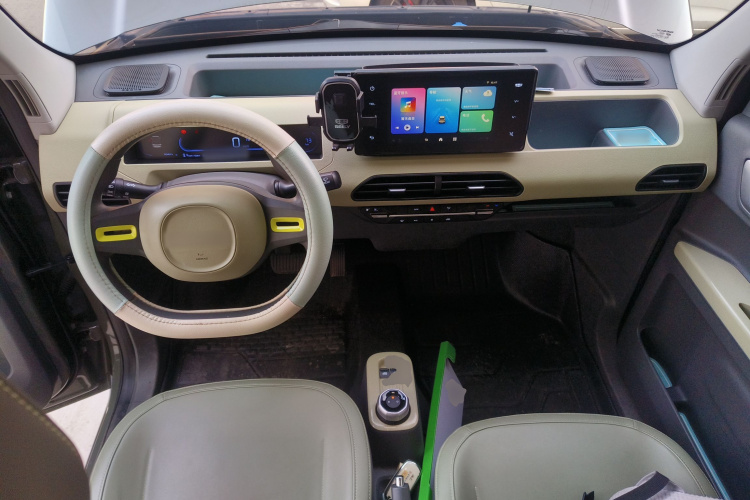 吉利银河 2024款 200km 熊猫骑士中控内饰7002