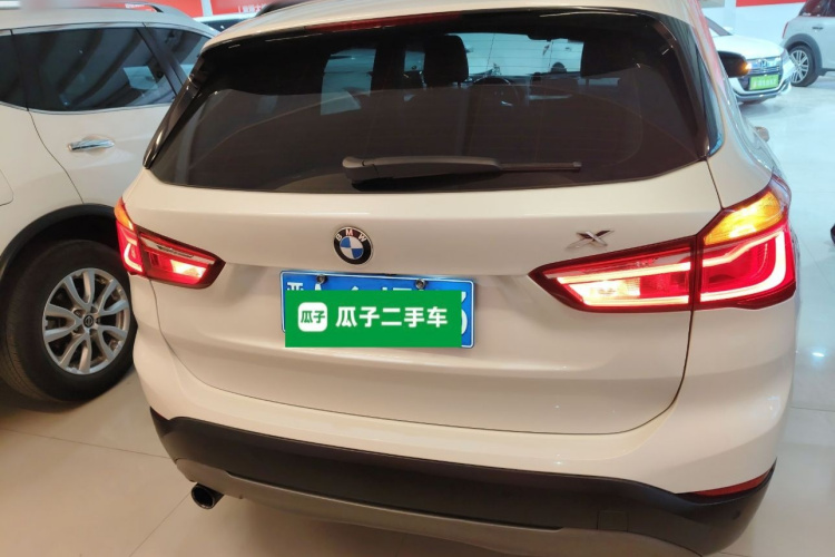 宝马X1 2016款 sDrive18Li 尊享型车身外观6