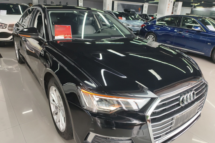 奥迪A6L 2020款 40 TFSI 豪华动感型车身外观3