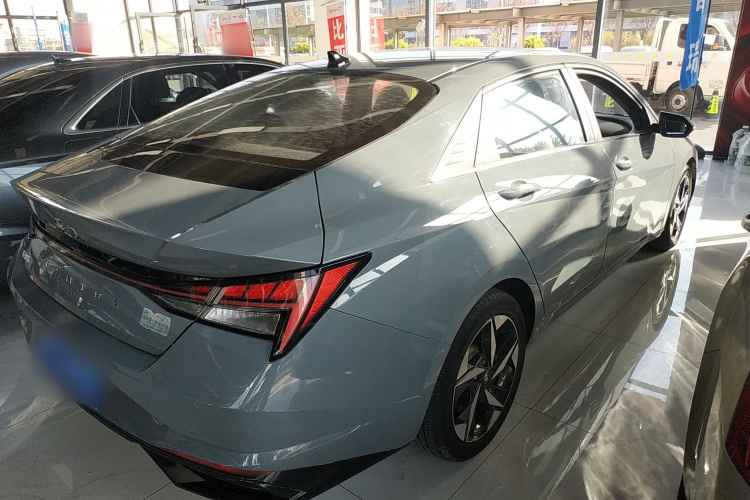 现代 伊兰特 2021款 1.5L CVT LUX尊贵版车身外观7