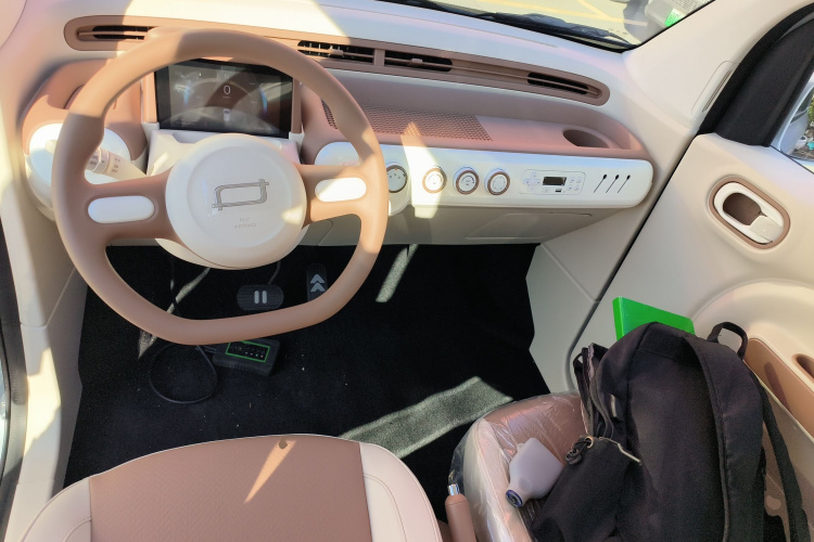 奔腾小马 2026款 222km 闪耀马中控内饰12