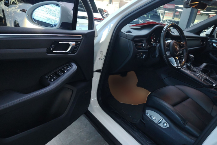 保时捷 2021款 Macan 2.0T中控内饰7003