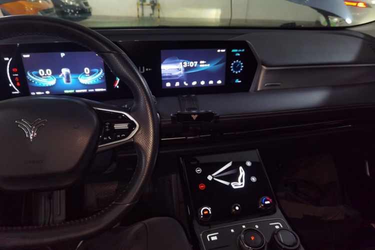 哪吒汽车 哪吒U 2021款 Pro 400 巡航版中控内饰12