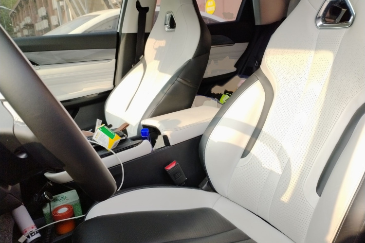 东风风神 皓瀚 2023款 DH-i 1.5T 尊贵版局部细节19