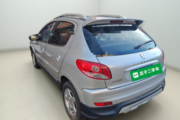 标致207 2013款 CROSS 1.4L 手动驭乐型车身外观5