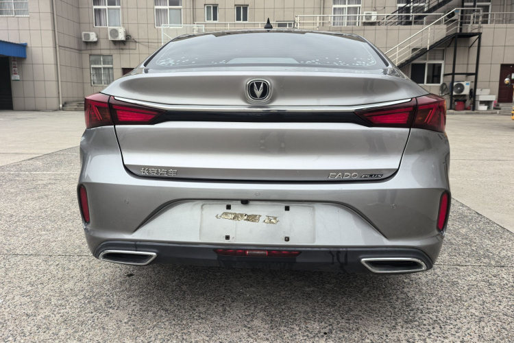 长安 逸动 2022款 PLUS 1.6L GDI CVT精英型车身外观6005