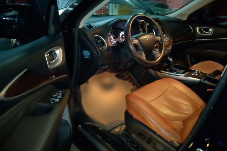 英菲尼迪QX60(进口) 2018款 2.5 S/C Hybrid 两驱卓越版 国VI中控内饰7003