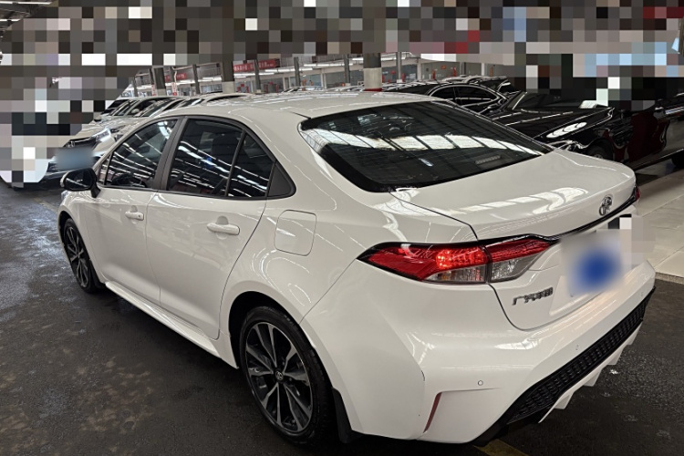 丰田 雷凌 2023款 185T CVT运动版车身外观6005