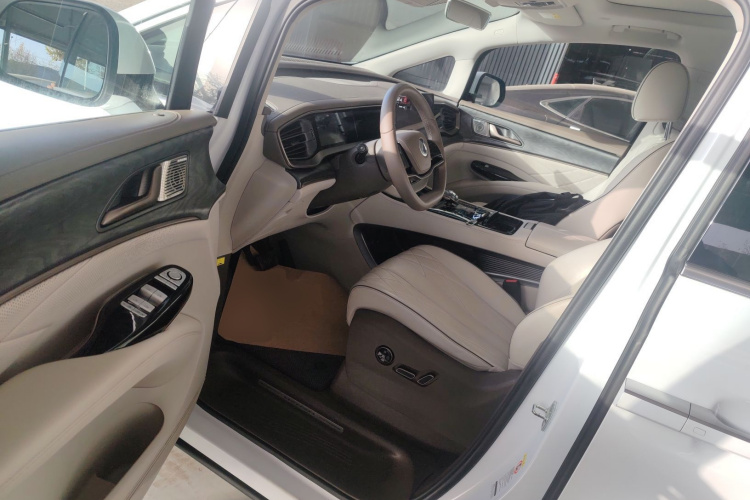 腾势D9 2022款 DM-i 1040 尊贵型中控内饰20