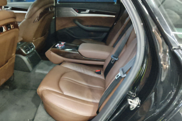 奥迪A8 2016款 A8L 45 TFSI quattro舒适型中控内饰7004