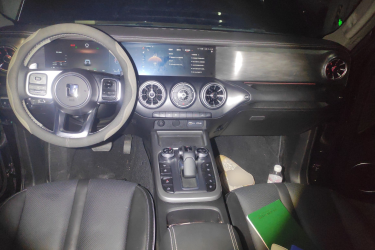 坦克300 2024款 2.0T 穿越者中控内饰12