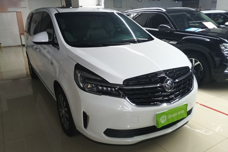 别克GL8 2021款 陆上公务舱 652T 豪华型车身外观3