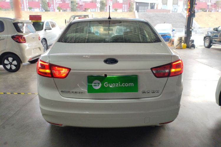 福特 福睿斯 2017款 改款 1.5L 自动舒适型车身外观6