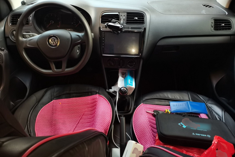 大众 Polo 2016款 1.4L 手动风尚型中控内饰12