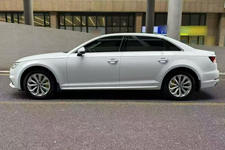 奥迪A4L 2019款 40 TFSI 进取型 国VI车身外观6004