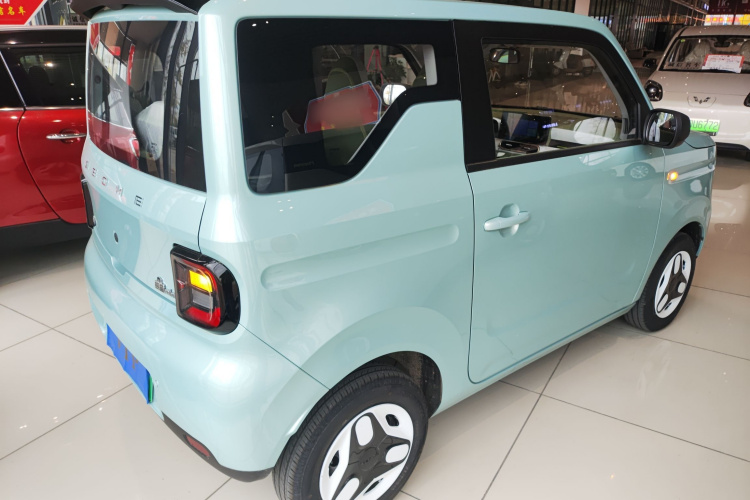 吉利银河 熊猫 2025款 210km 元气熊车身外观7