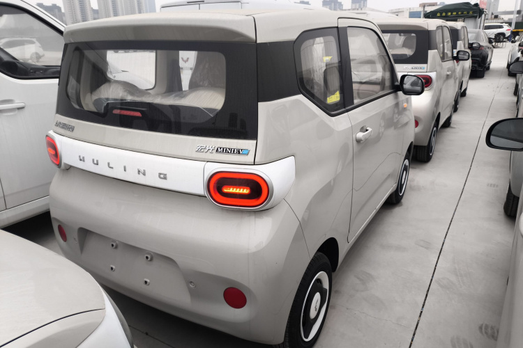 五菱汽车 宏光MINIEV 2024款 第三代 215km 青春版车身外观7