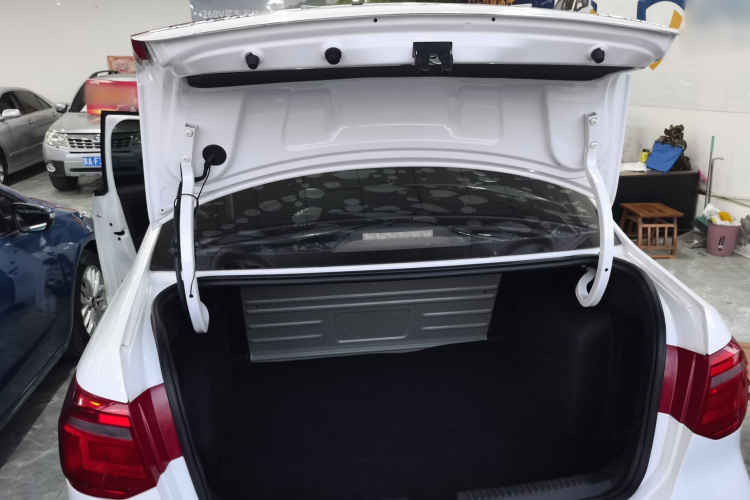 大众 捷达 2015款 质惠版 1.6L 手动时尚型机舱底盘23