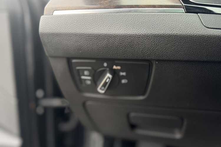 大众 迈腾 2019款 330TSI DSG 豪华型 国VI中控内饰7010