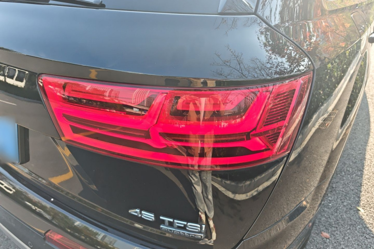 奥迪Q7 2019款 45 TFSI 舒适型车身外观6006