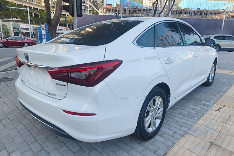 长安 逸动 2019款 高能版 1.6L GDI 自动先锋型 国VI车身外观7