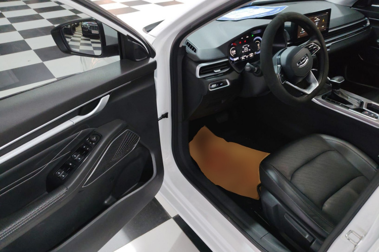 吉利汽车 帝豪 2022款 第4代 1.5L CVT尊贵型中控内饰7003