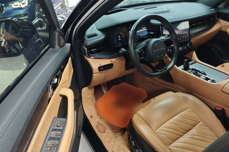 领克09 EM-P 2021款 2.0T PHEV Halo 六座中控内饰20