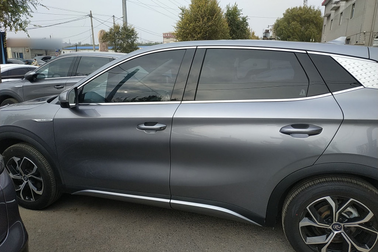 比亚迪 元PLUS 2022款 510KM 尊荣型车身外观4