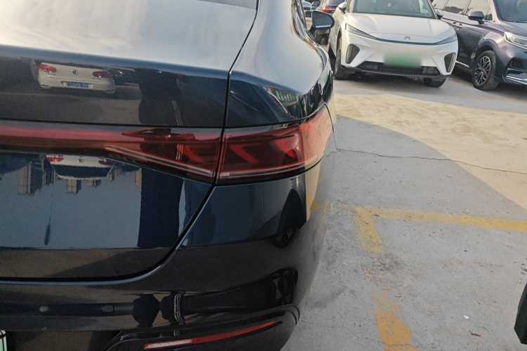 比亚迪 秦PLUS 2024款 荣耀版 DM-i 120KM领先型车身外观6001