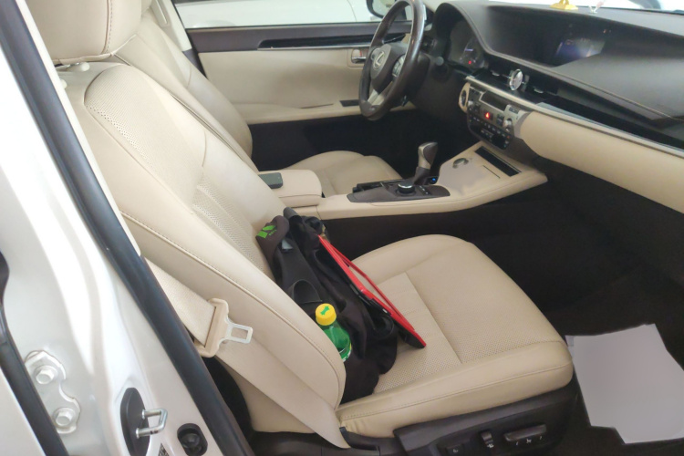 雷克萨斯ES 2016款 200 Midnight特别限量版局部细节41