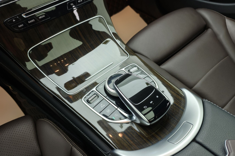 奔驰GLC 2018款 改款 GLC 260 4MATIC 动感型局部细节18