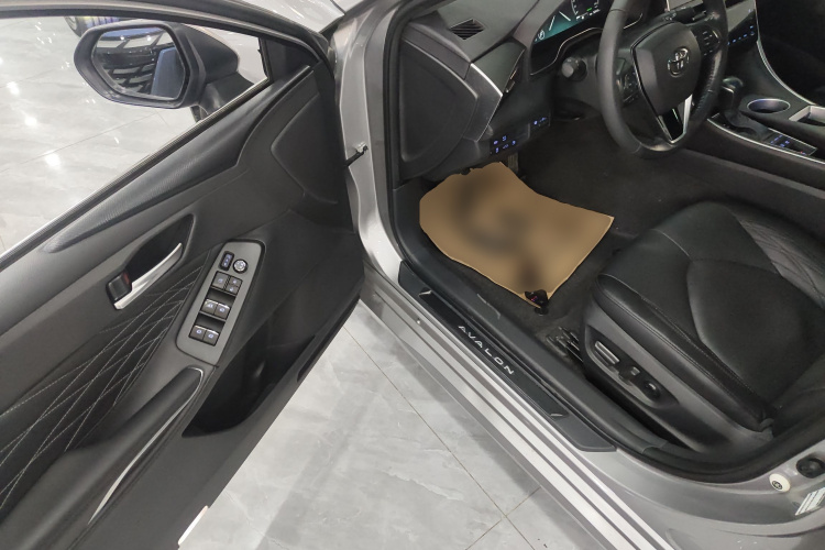 丰田 亚洲龙 2022款 双擎 2.5L XLE尊贵版中控内饰20