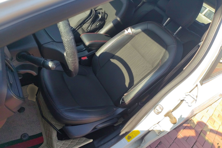 雪铁龙C3-XR 2015款 1.6L 自动先锋型中控内饰19