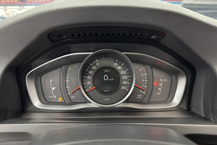 沃尔沃S60 2019款 S60L 改款 T5 智进进阶版中控内饰7014