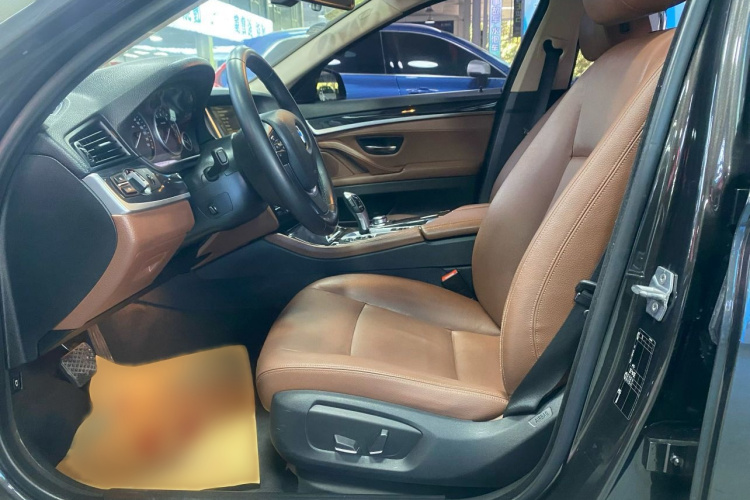 宝马5系 2017款 520Li 典雅型中控内饰7002