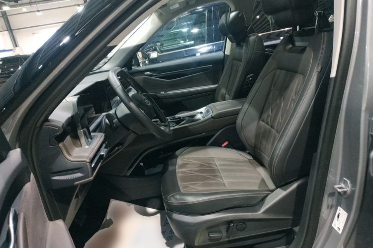 福特 2025款 锐界L 2.0T EcoBoost E混动四驱七座至尊型中控内饰19