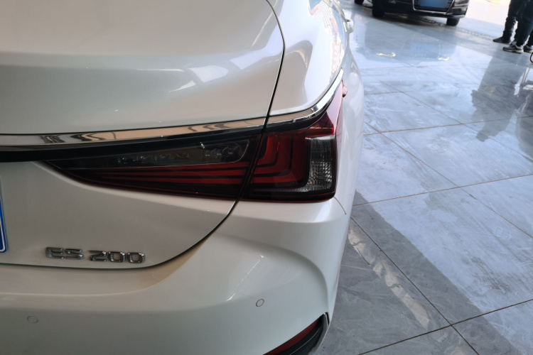 雷克萨斯ES 2021款 200 卓越版车身外观6006