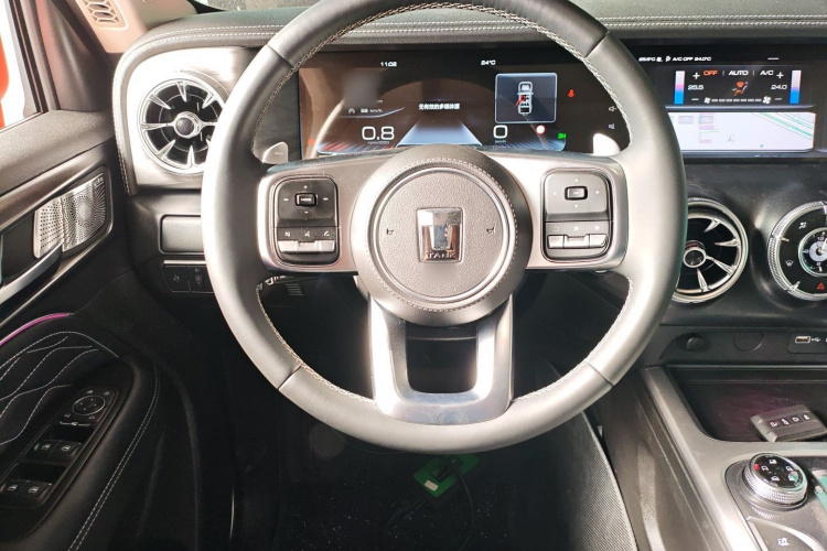 坦克300 2021款 越野版 2.0T 征服者中控内饰13