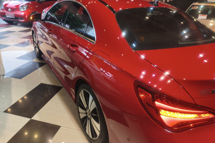 奔驰CLA 2019款 CLA 200 时尚型车身外观4